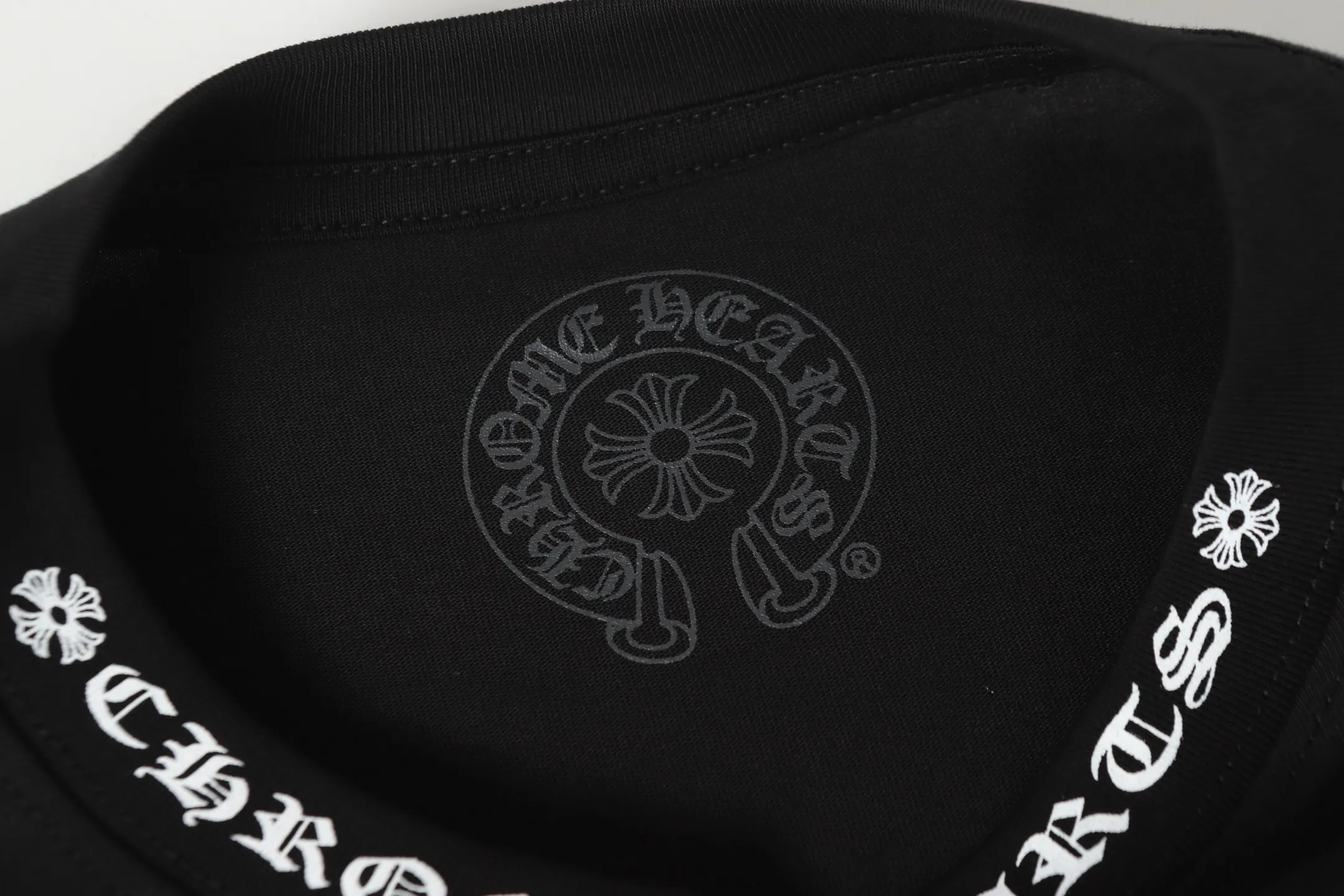 P150 Cross-border running quantity. Please do not place an order if you pursue perfection. -Chrome Hearts/Chrome Hearts 23ss Sanskrit printed popular long-sleeved T-shirt -High weight, high density and high quality. The wool is soft, delicate and skin-friendly. It feels soft and silky. It has excellent warmth and skin-friendly properties.